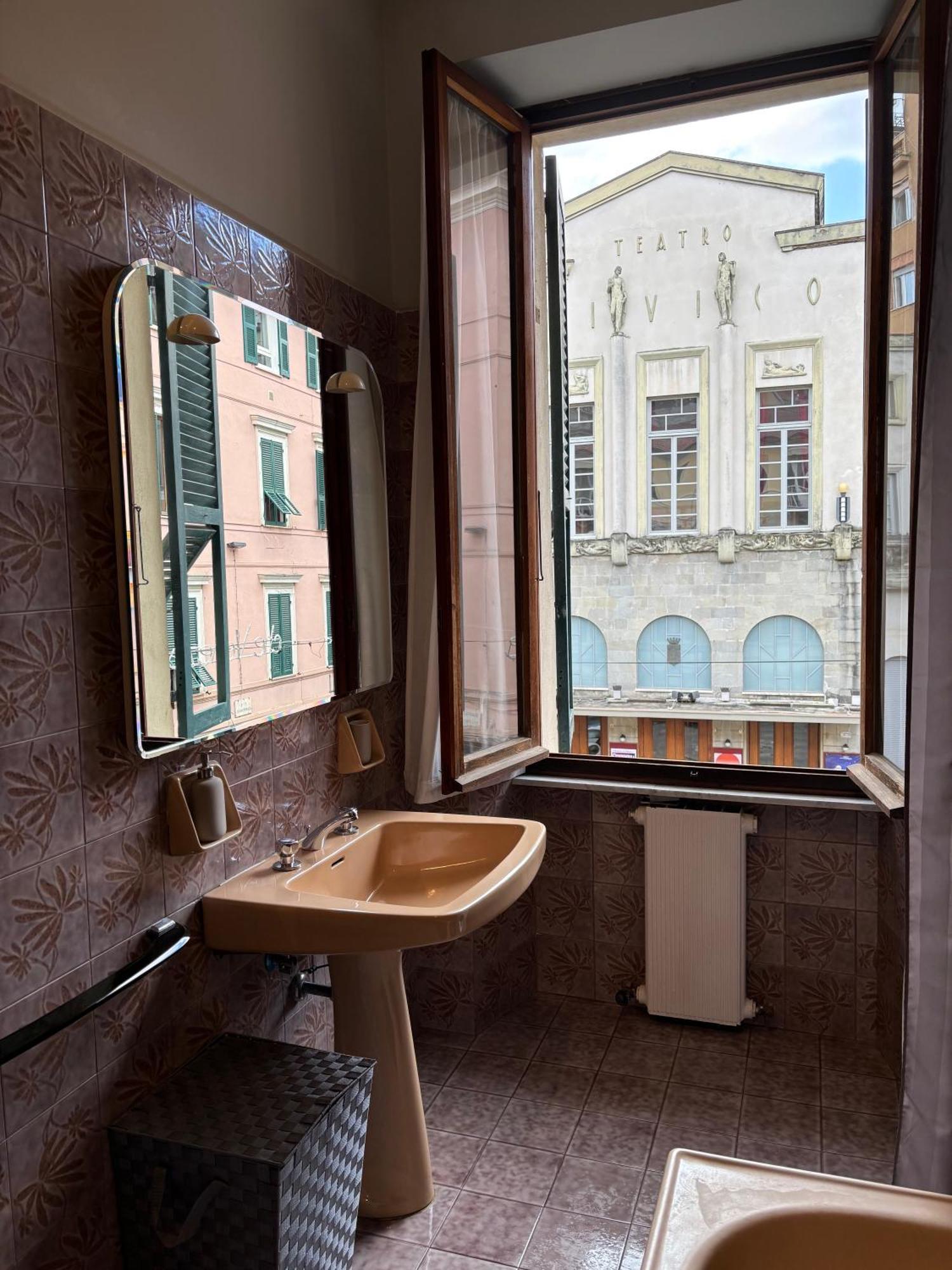 Ferienwohnung Il Balcone Sul Teatro La Spezia Exterior foto